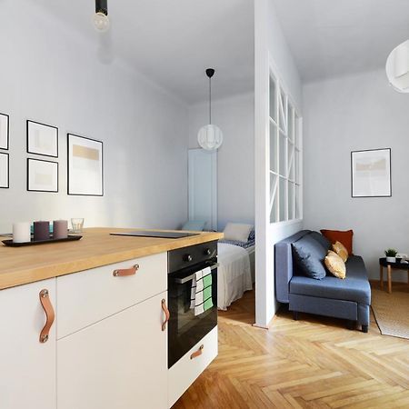 Monochrome Chic Apartments R613 Budapest Ngoại thất bức ảnh