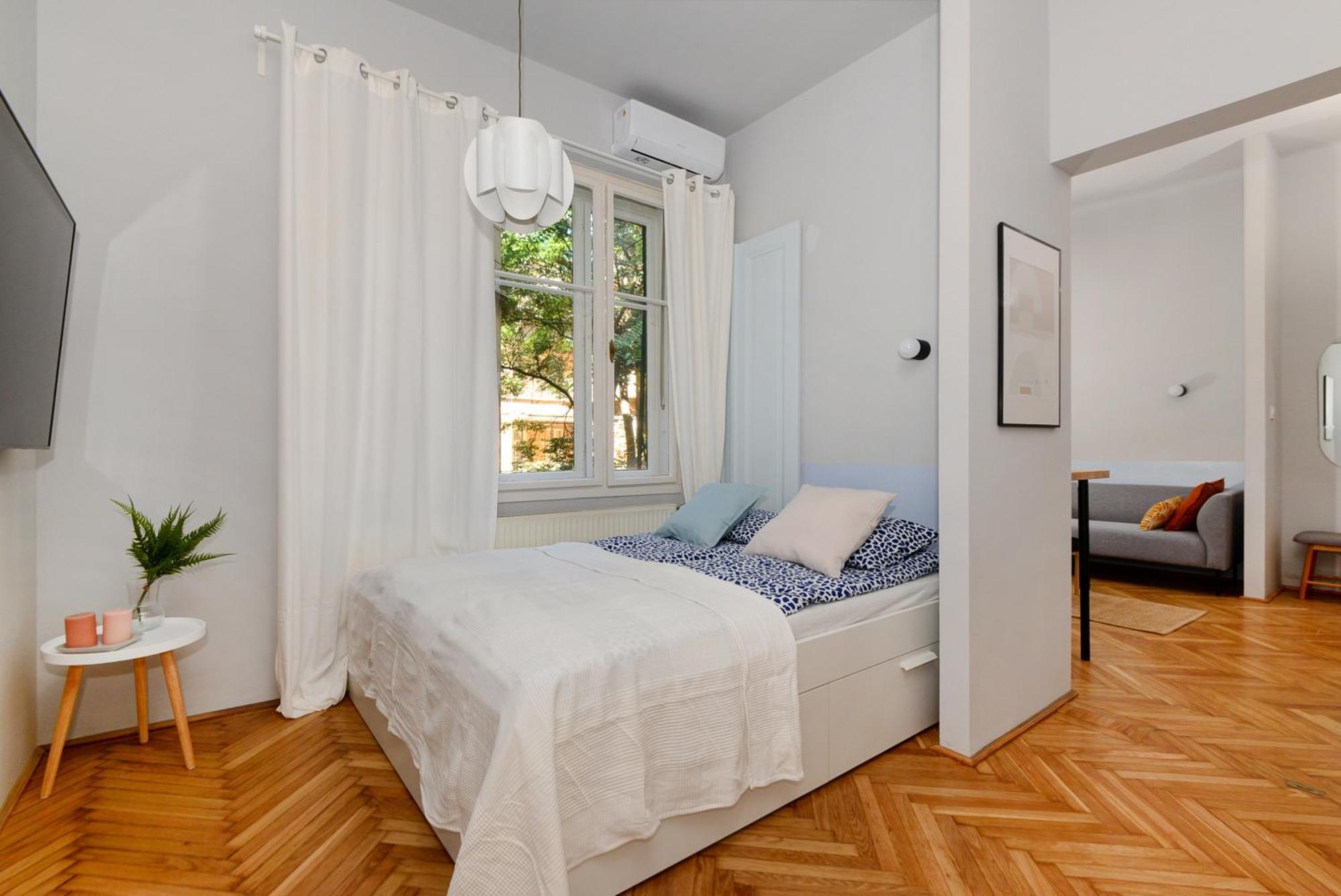 Monochrome Chic Apartments R613 Budapest Ngoại thất bức ảnh